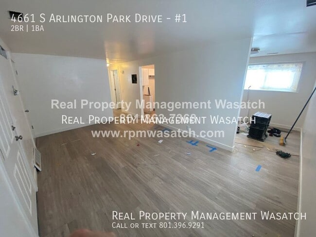 Building Photo - Newly Renovated 2 bed 1 bath Unit Availabl...