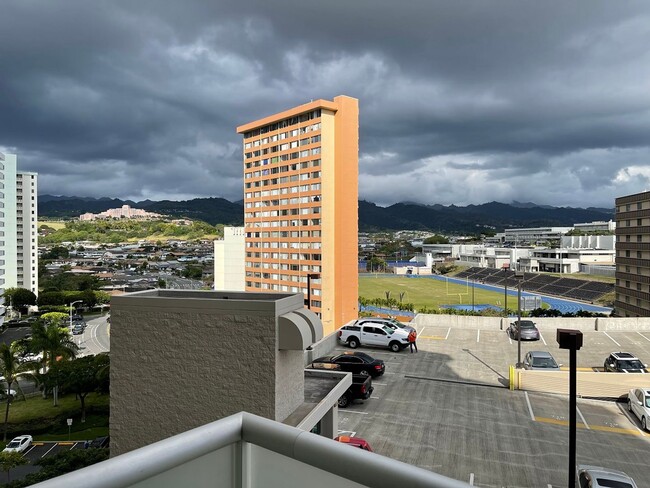 Foto del edificio - 1 bedroom with 2 parking stalls