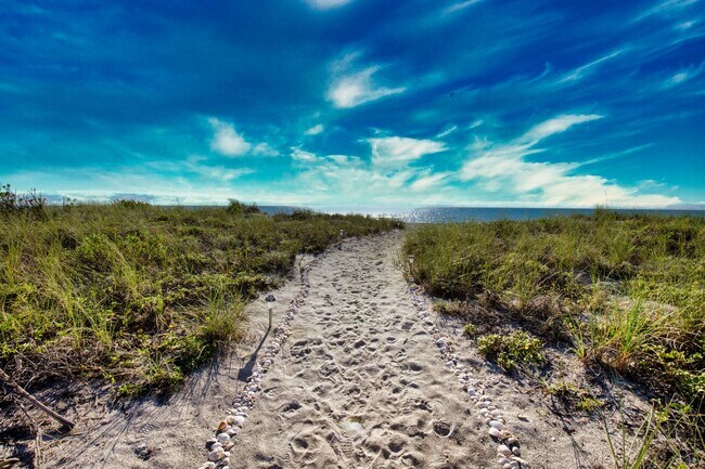 Foto del edificio - Venice Island Beach Condominium with Gulf ...