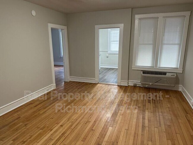 Foto del edificio - 2400 Barton Ave