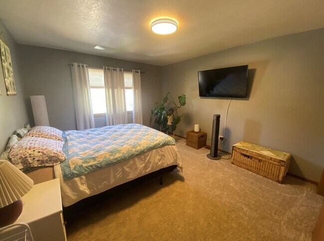 Dormitorio n.º 1 - 2713 Adams Ave