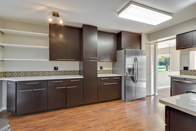 Foto del edificio - 135 Old Oak Ct E