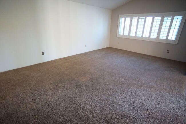 Building Photo - Gorgeous Home in Stockdale Park!