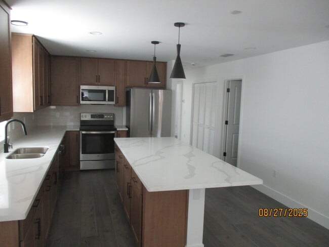 Building Photo - 123 Circuit Dr