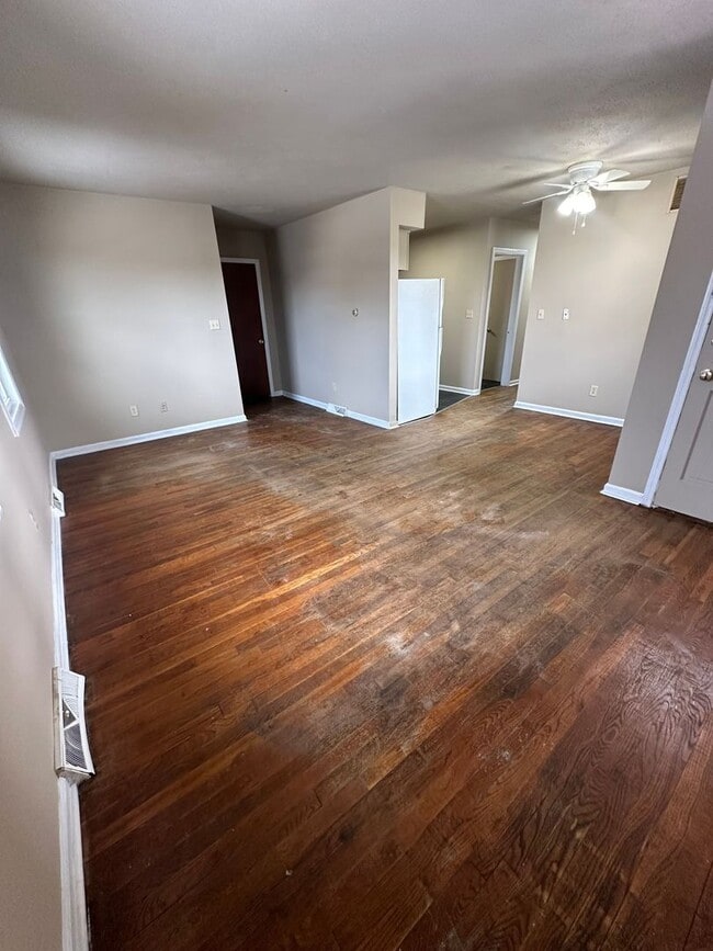 Building Photo - 2 Bedroom Duplex on Strode Station Circle