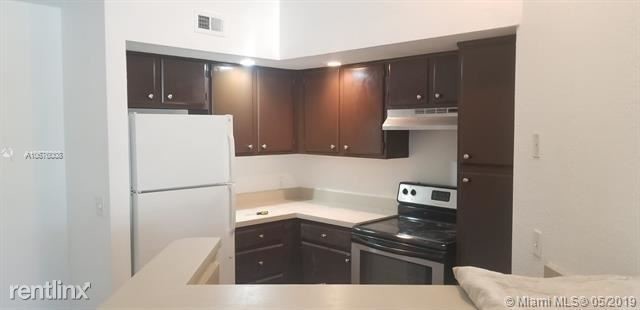 Building Photo - 1 br, 1 bath  - 1402 VILLAGE BLVD