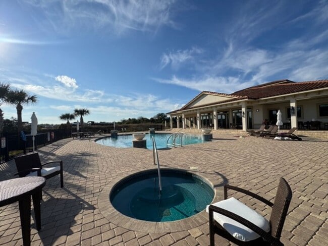 Foto del edificio - Coastal Living in Marina del Palma?!