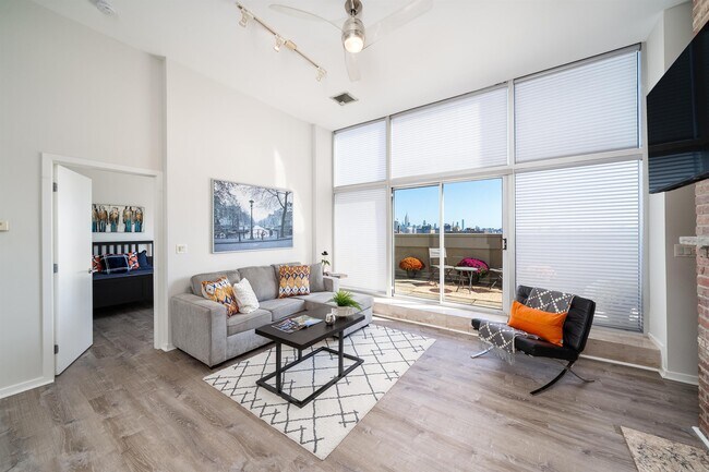 Foto del edificio - 689 Marin Blvd