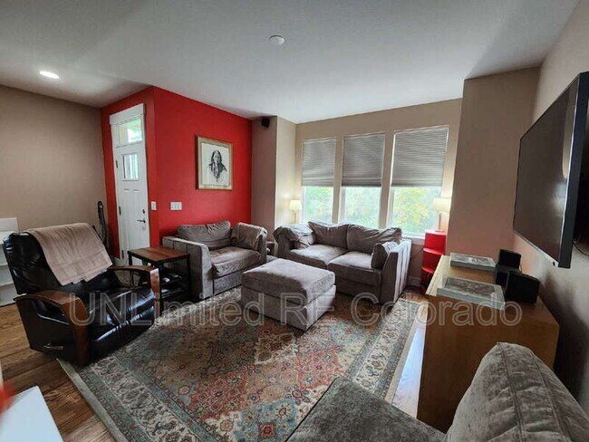 Foto del edificio - 612 Hoyt Ln