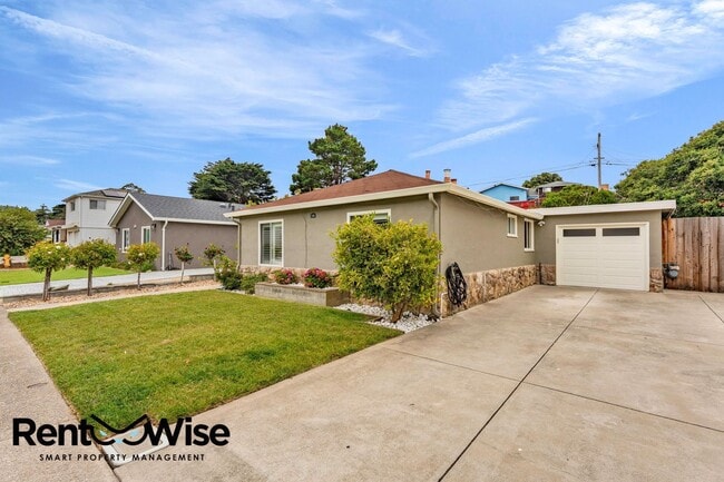 Photo - 110 Cuesta Dr House