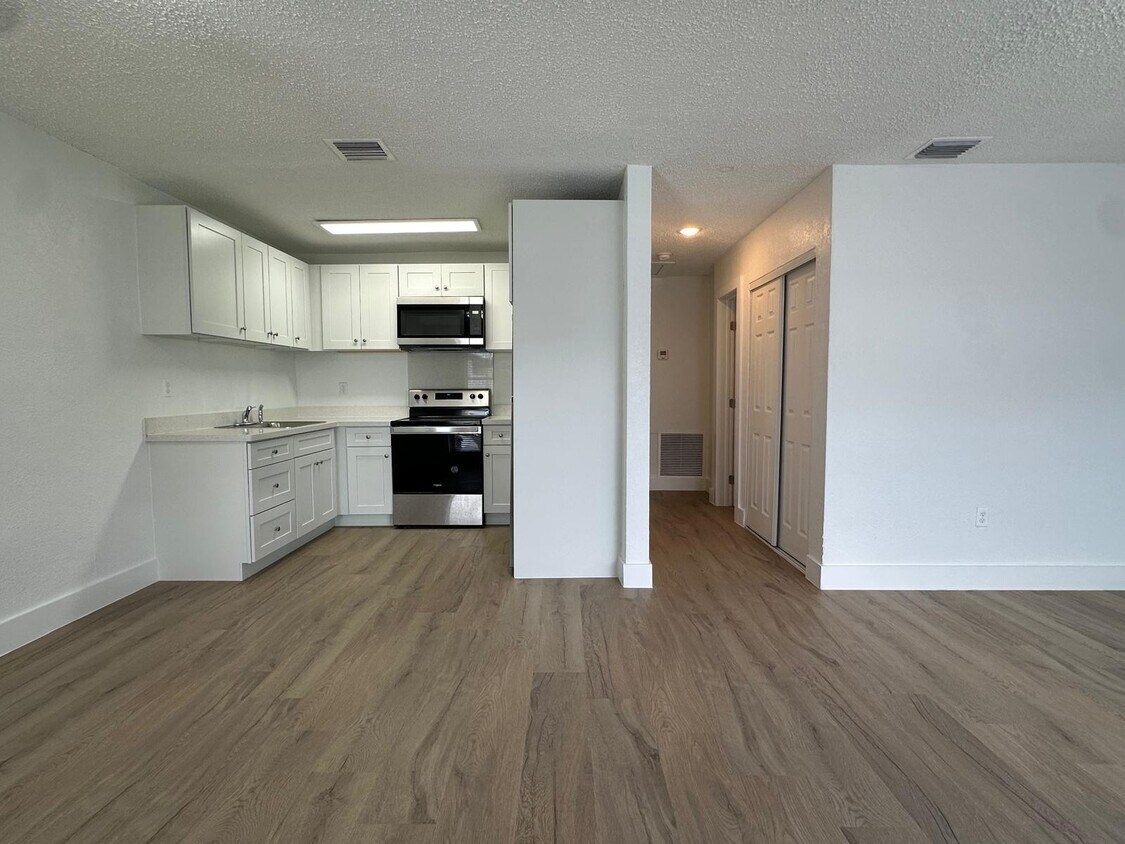 Foto principal - 6032 SW 25th St