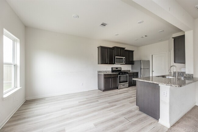 Foto del edificio - 541 Amberwood Pk Dr