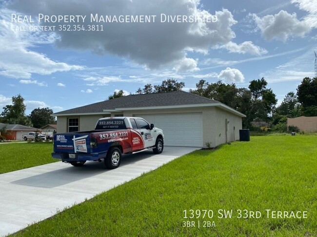 Building Photo - Beautiful Home - Desirable SW Ocala Neighb...