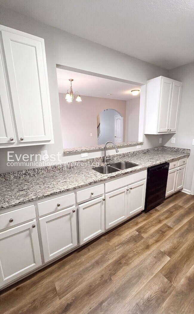 Foto del edificio - 8631 Thomas Ln