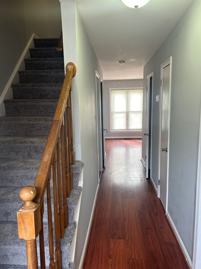 Building Photo - 12607 Trumbull Dr