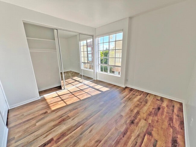 Foto del edificio - 15507 Moorpark St