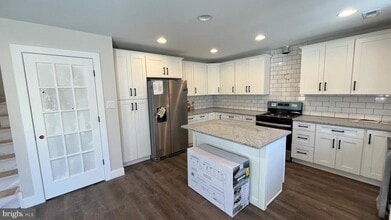 Building Photo - 116 Isabella Dr