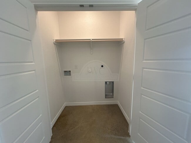 Building Photo - 3809 Hackberry Dr