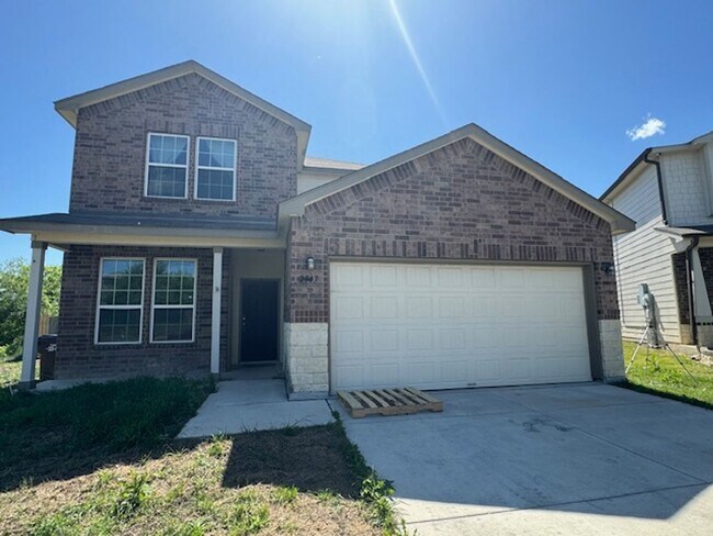 Foto del edificio - Super Nice! Featuring 4 bedroom/ 3 bath