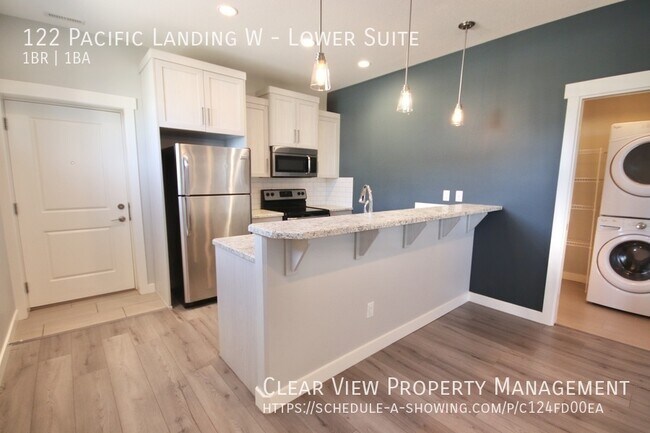 Photo du bâtiment - ??Showings available NOW at (403) 542-7568??Modern one bedroom, one bathroom basement suite locat...