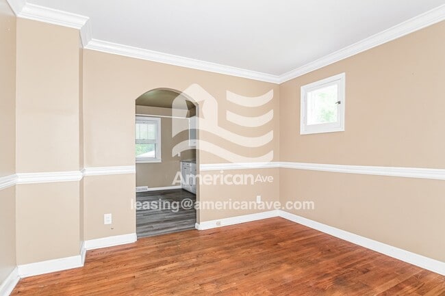 Building Photo - 21 S Schlueter Ave