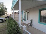 Primary Photo - 615 S Navajoe St
