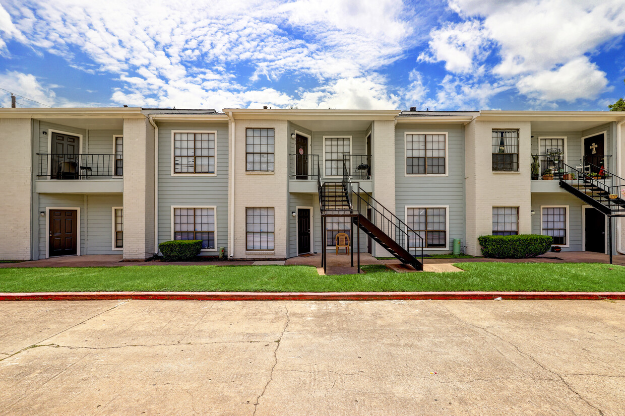 Primary Photo - Lakewood West Apartments