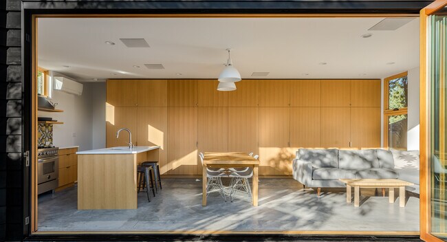 Foto del edificio - 5616 NE 35th Pl
