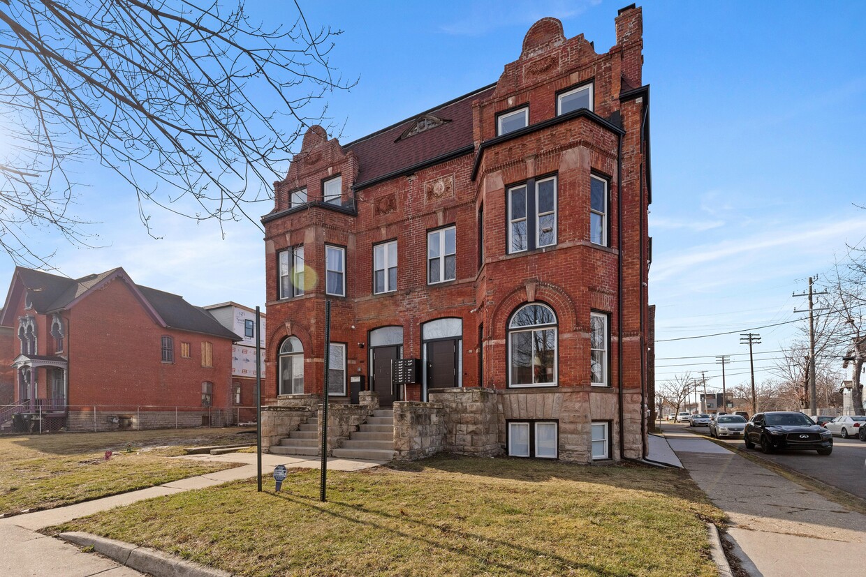 Foto principal - 3143 Trumbull St