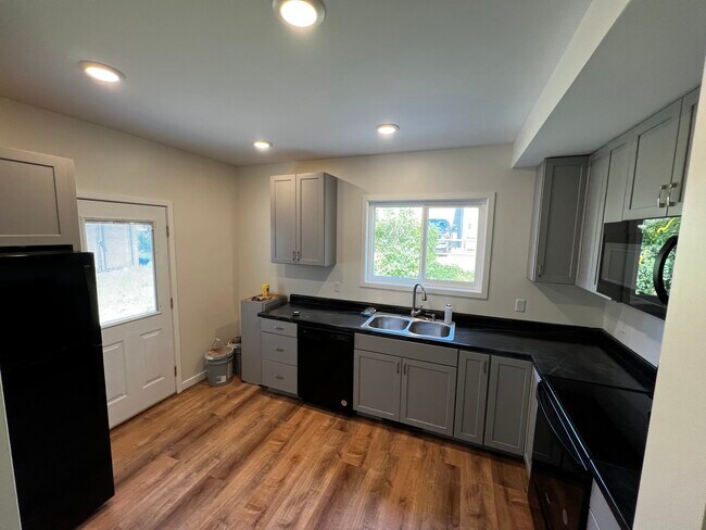 New kitchen - 1610 Minnesota Ave
