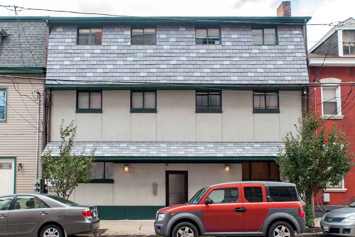 Primary Photo - Courtyard on Wharton