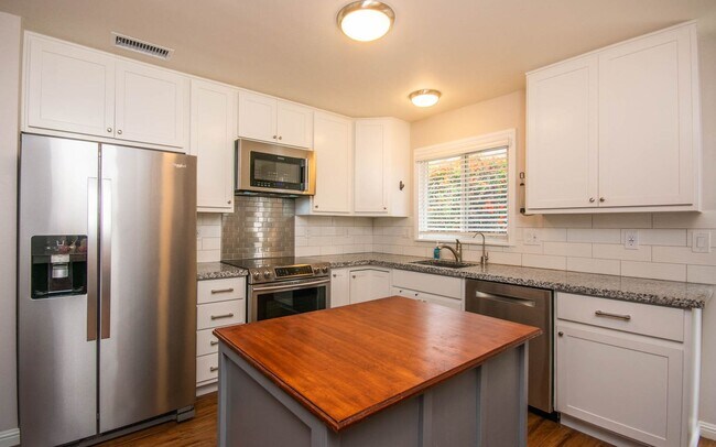 Foto del edificio - 3772-3774 Jefferson St