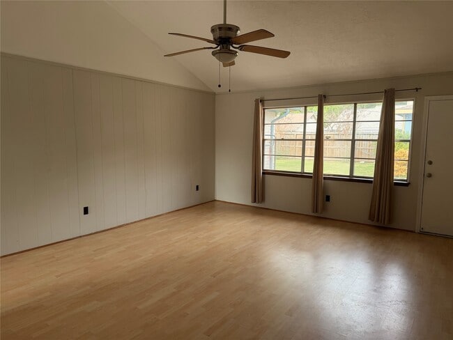 Foto del edificio - 9202 Carvel Ln