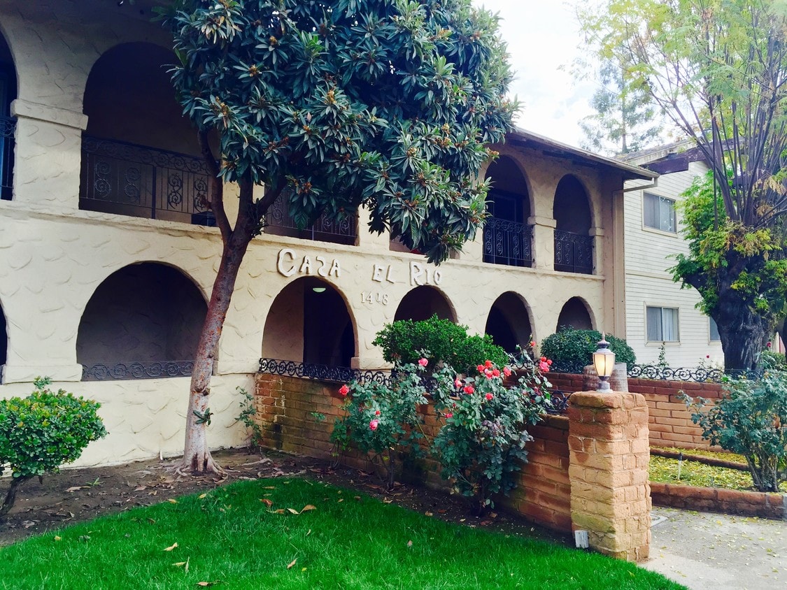 1418 S Crowe St, Visalia, CA 93277 Apartments in Visalia, CA