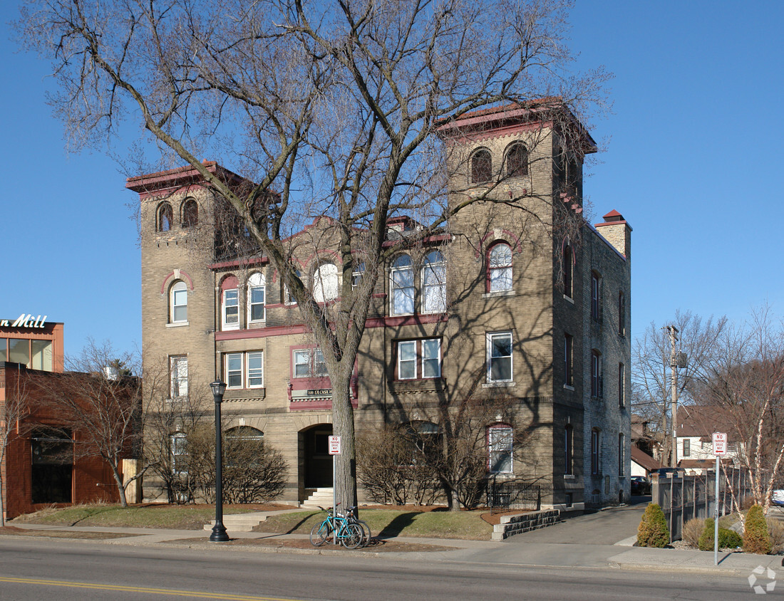 Primary Photo - 2616-2620 Hennepin Ave