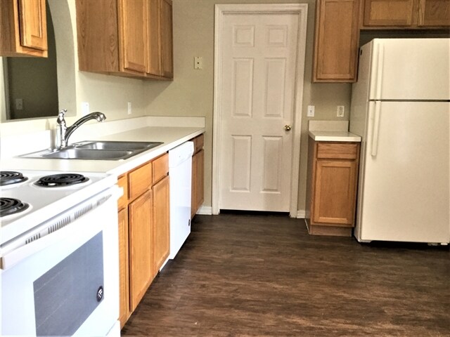 Building Photo - 2063 Corner Meadow Cir