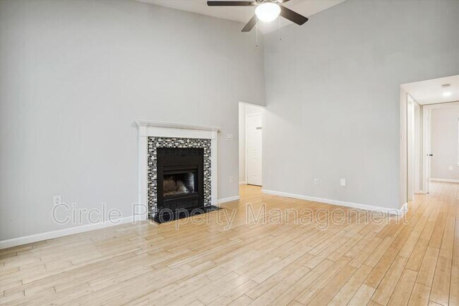Building Photo - 2754 Bordeaux Pl