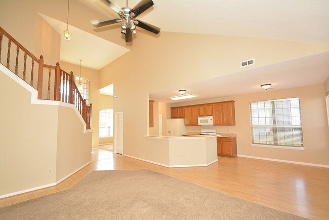 Foto del edificio - 10299 Lakeland Dr
