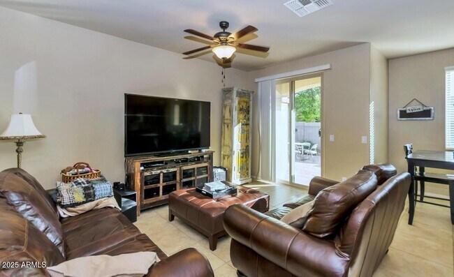 Foto del edificio - 1428 E Branham Ln