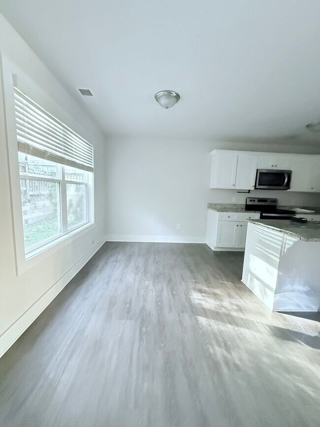 Foto del edificio - Single Family Home - 2/2.5 in Cumming, GA
