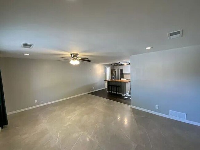 Foto del edificio - 1732 Maxine St NE