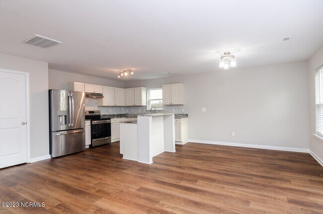 Foto del edificio - 6516 Rustling Leaves Way