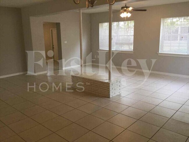 Foto del edificio - 980 NW 182nd St