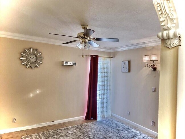 Foto del edificio - 616 NW 13th St