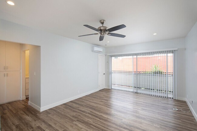Building Photo - 2669 Mission Village Dr