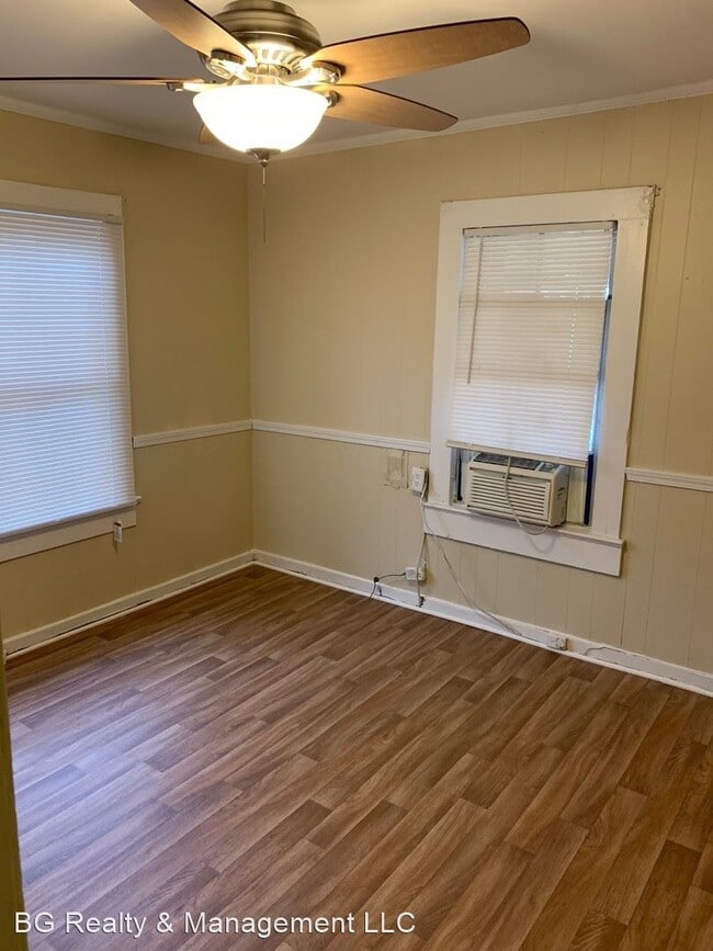 Building Photo - 3 br, 1.5 bath House - 309 E Cedar Street