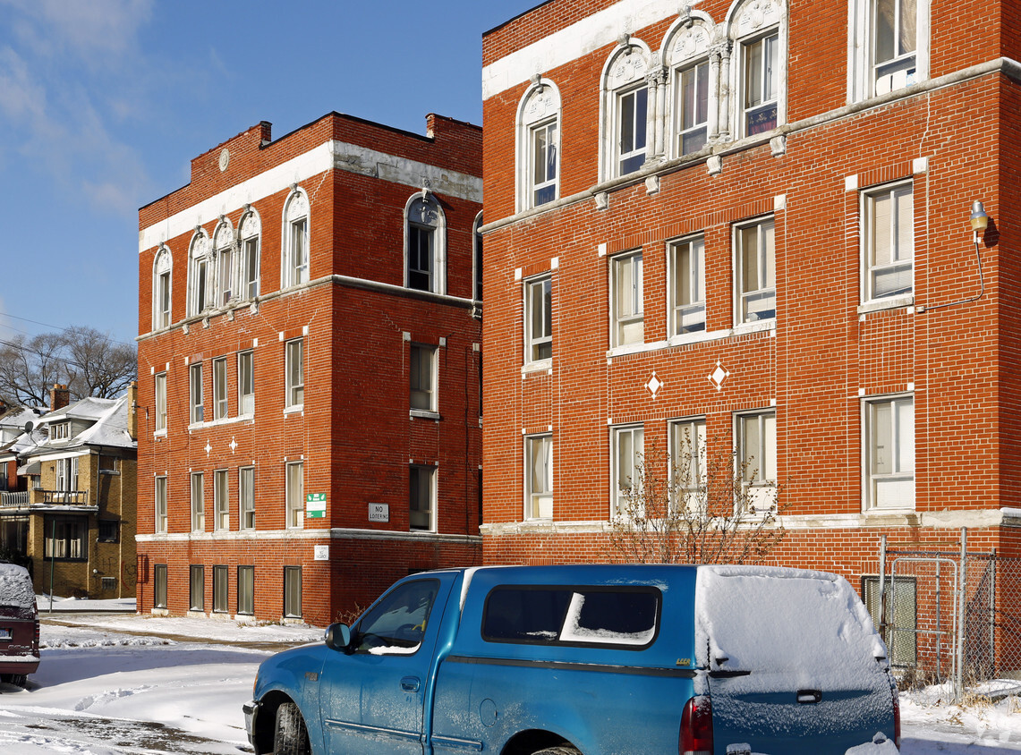 Foto del edificio - Elmtree Apartments