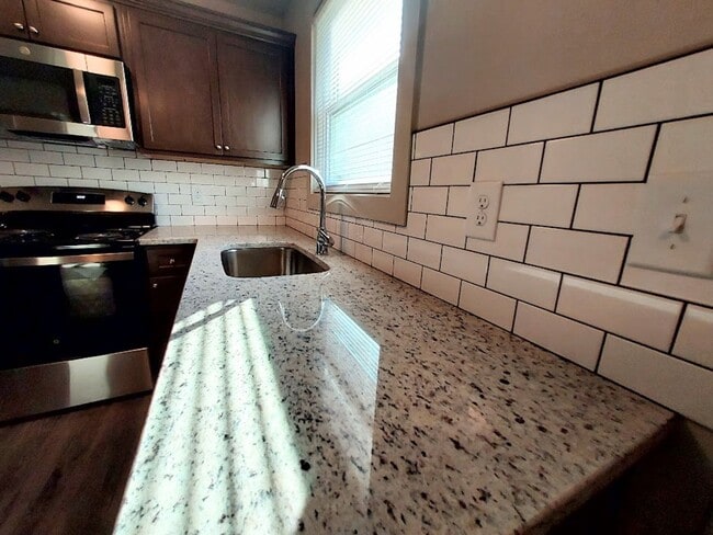 Foto del edificio - 8 Stephanie Dr