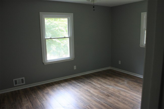 Building Photo - 2393 Winshire Dr