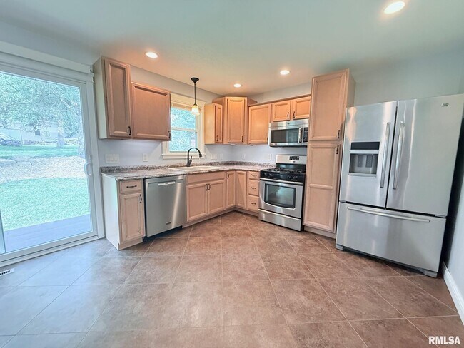 Foto del edificio - 5570 Clemons Rd
